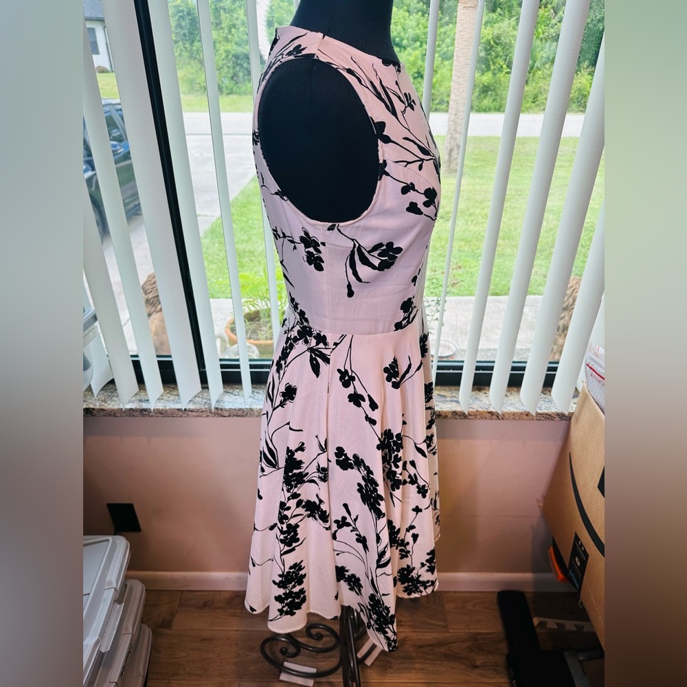 Anni Coco Floral Black and White A-Line Dress Size Medium - Picture 5 of 8